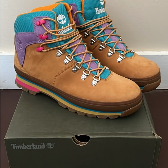 NEW- Timberland Women's Brown and Teal Work Boots - Picture 3 of 5